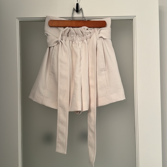 Wilfred Paperbag Shorts Light Birch - Picture 9 of 10